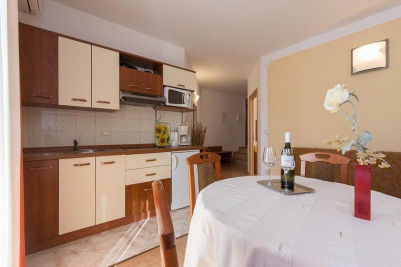 Marija F4 Apartment คิร์ก ภายนอก รูปภาพ
