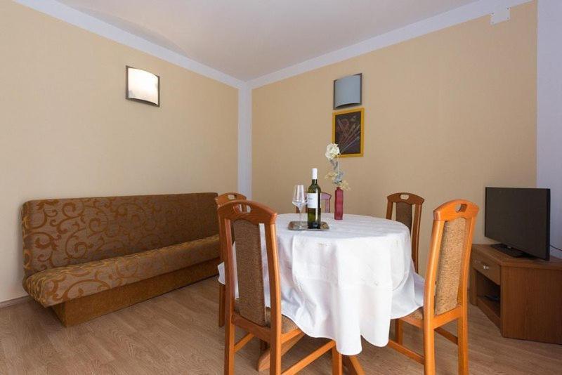 Marija F4 Apartment คิร์ก ภายนอก รูปภาพ